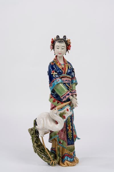 Guanyin, scultura in porcellana policroma con cicogna, Cina, secolo XX