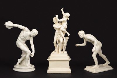 Scultore Italiano del XVIII e XIX secolo, Lotto composto da tre sculture in maiolica bianca: Disc...