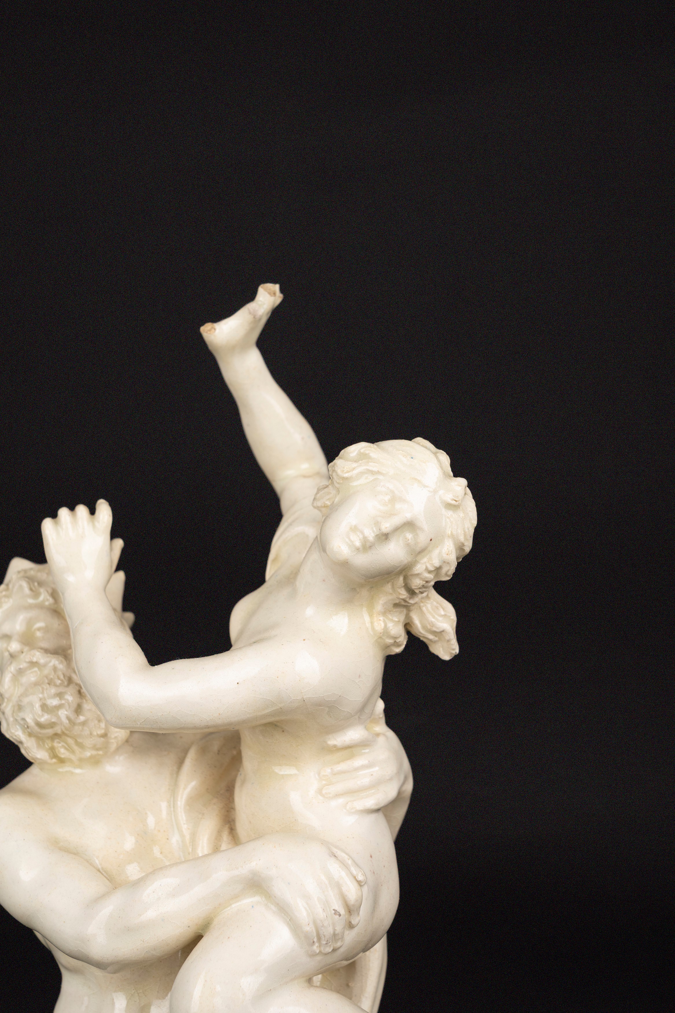 Scultore Italiano del XVIII e XIX secolo, Lotto composto da tre sculture in maiolica bianca: Disc...