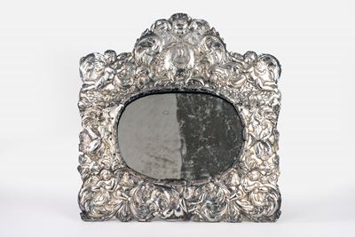Specchiera, Venezia, Secolo XVIII, lamina in argento sbalzato e cesellato