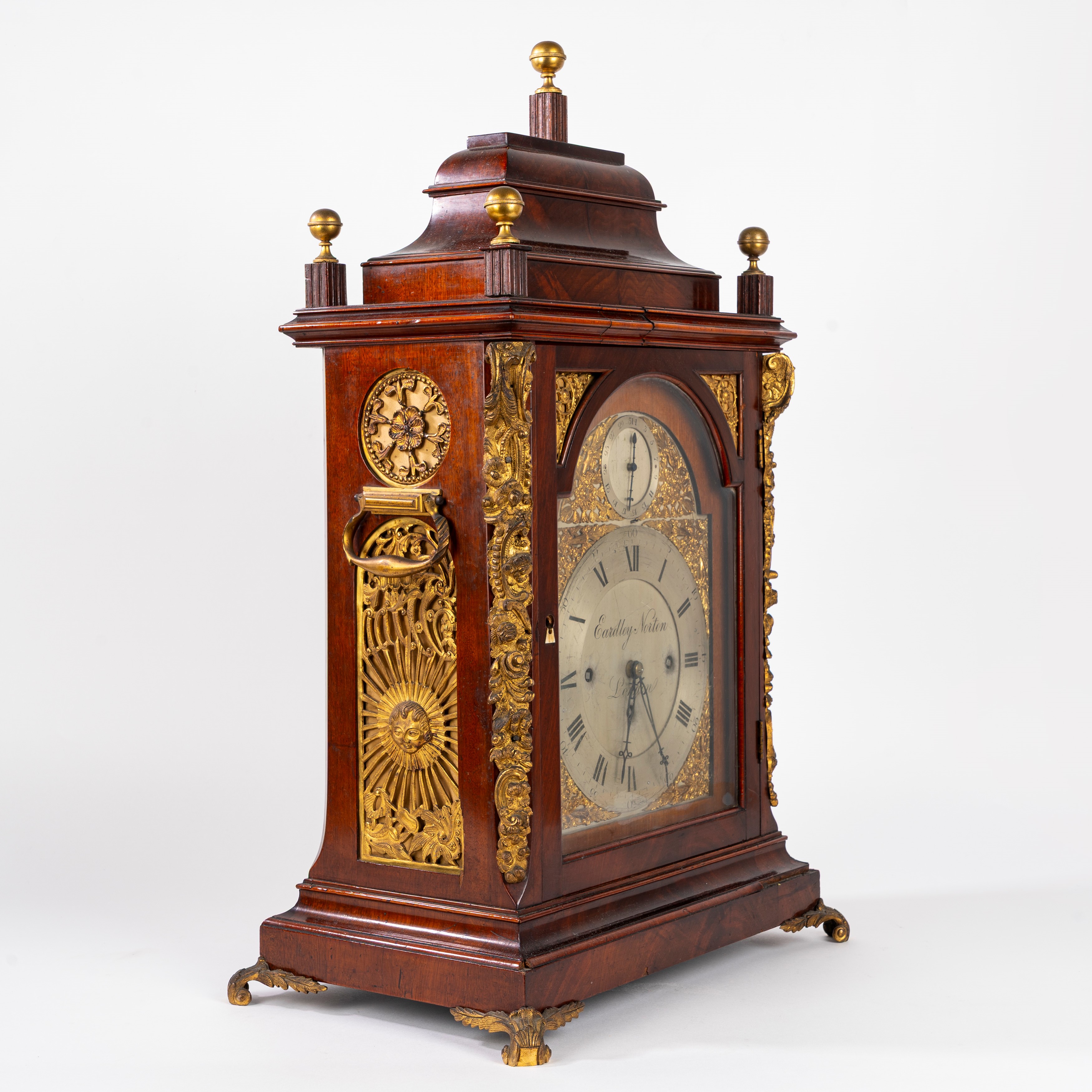 Pendola da tavolo in legno con applicazioni in bronzo dorato, Inghilterra secolo XIX