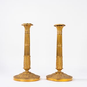 Coppia di candelieri Impero in bronzo dorato, secolo XIX
