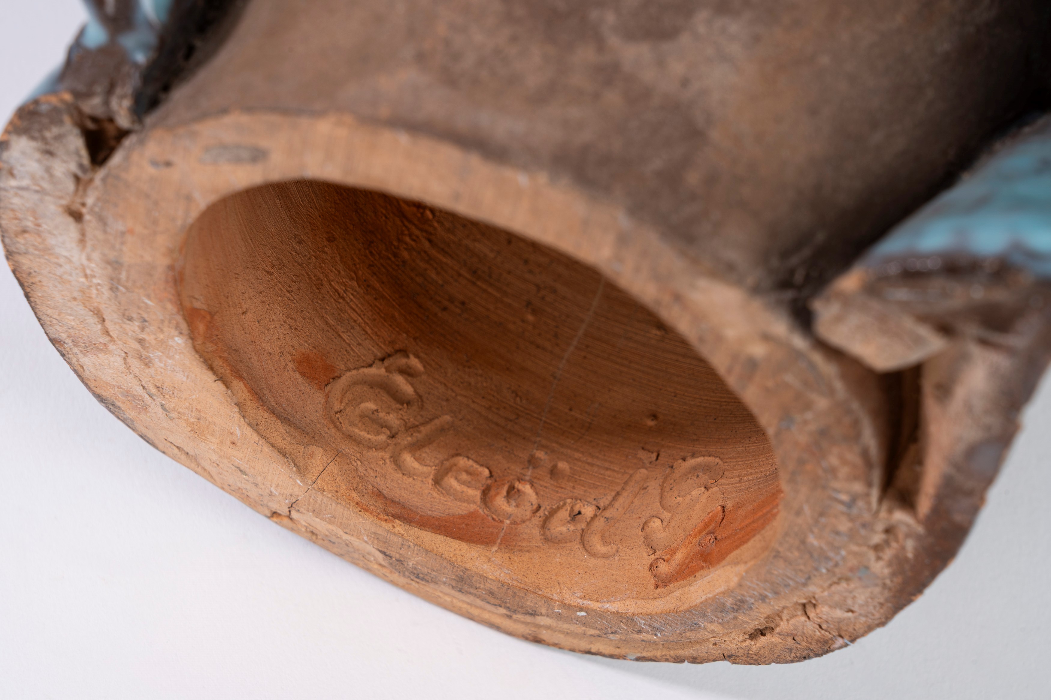Ugo Zaccagnini, Madonna nera (da un modello di), terracotta parzialmente smaltata e dorata