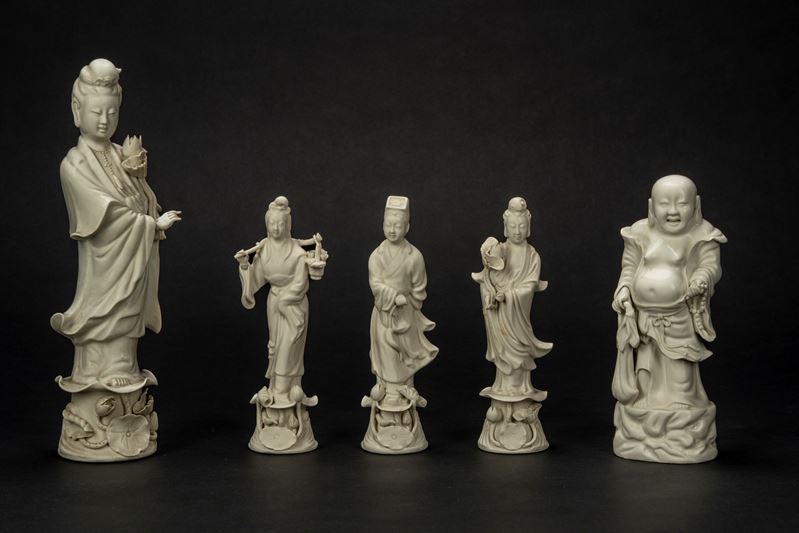 Cinque sculture in porcellana Blanc de Chine