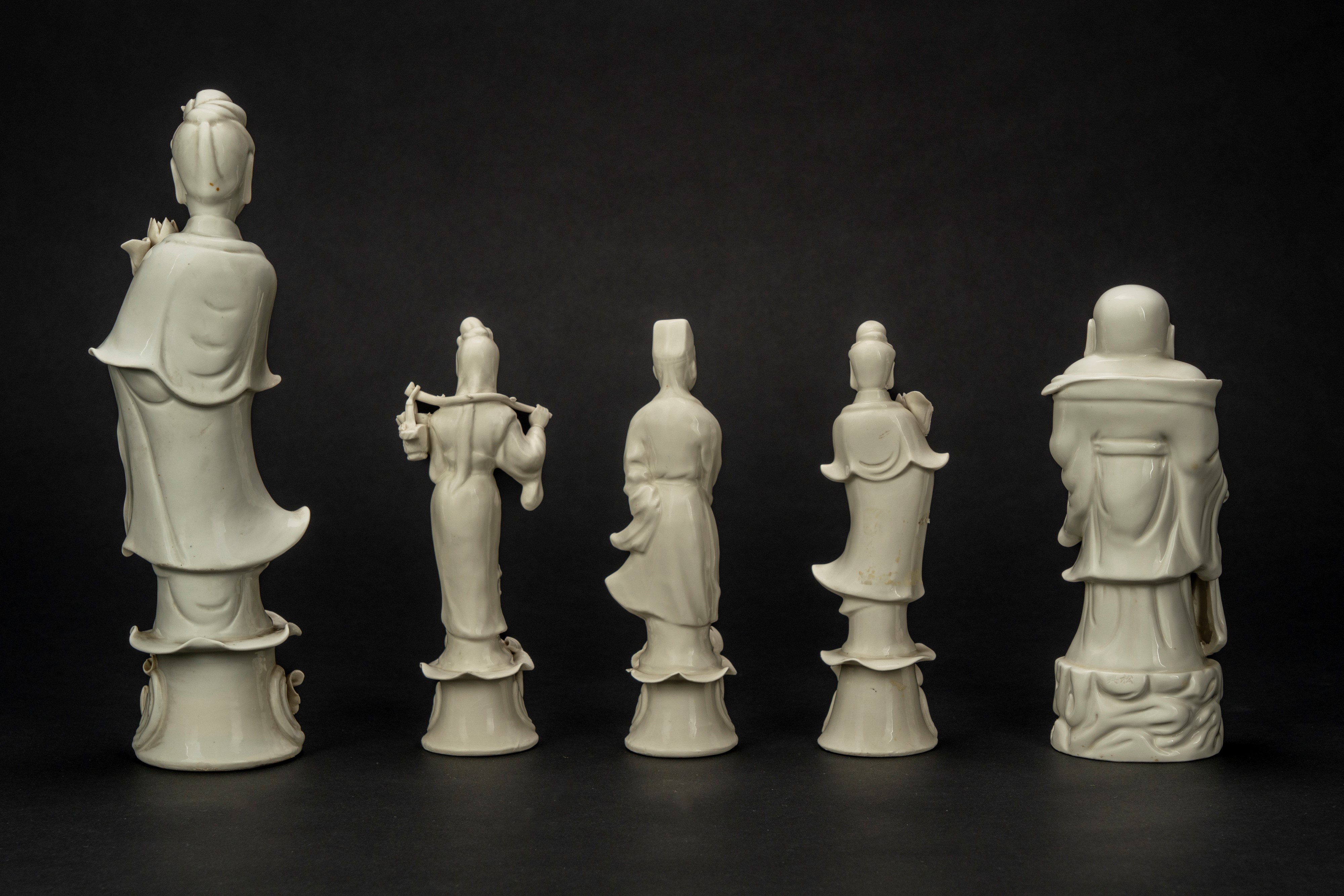 Cinque sculture in porcellana Blanc de Chine