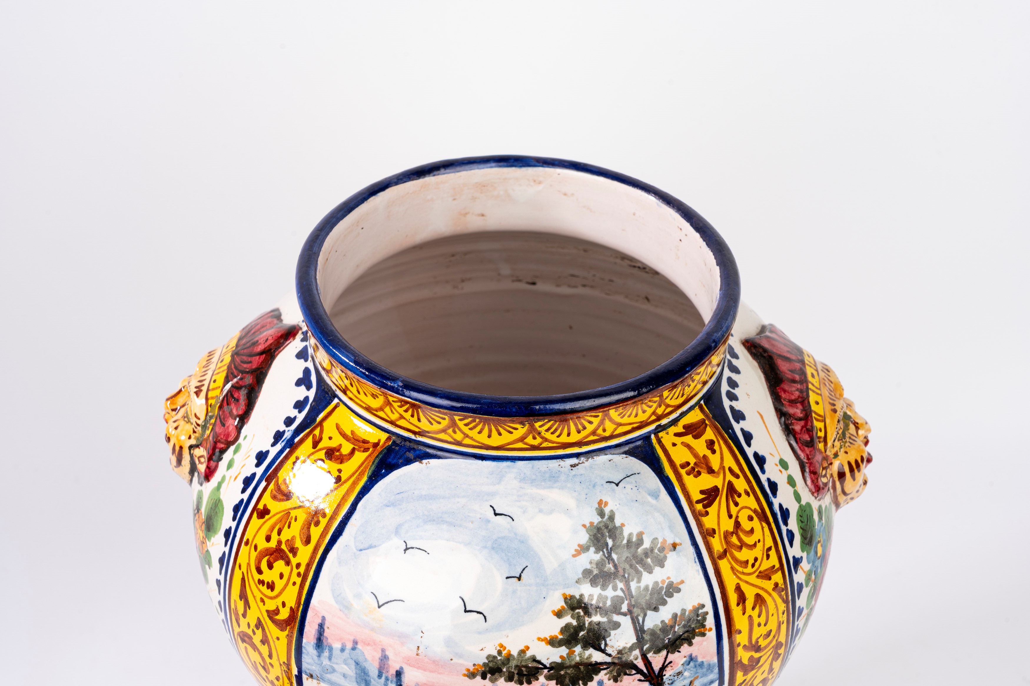 Vaso in maiolica policroma, manifattura di Lastra a Signa, secolo XX
