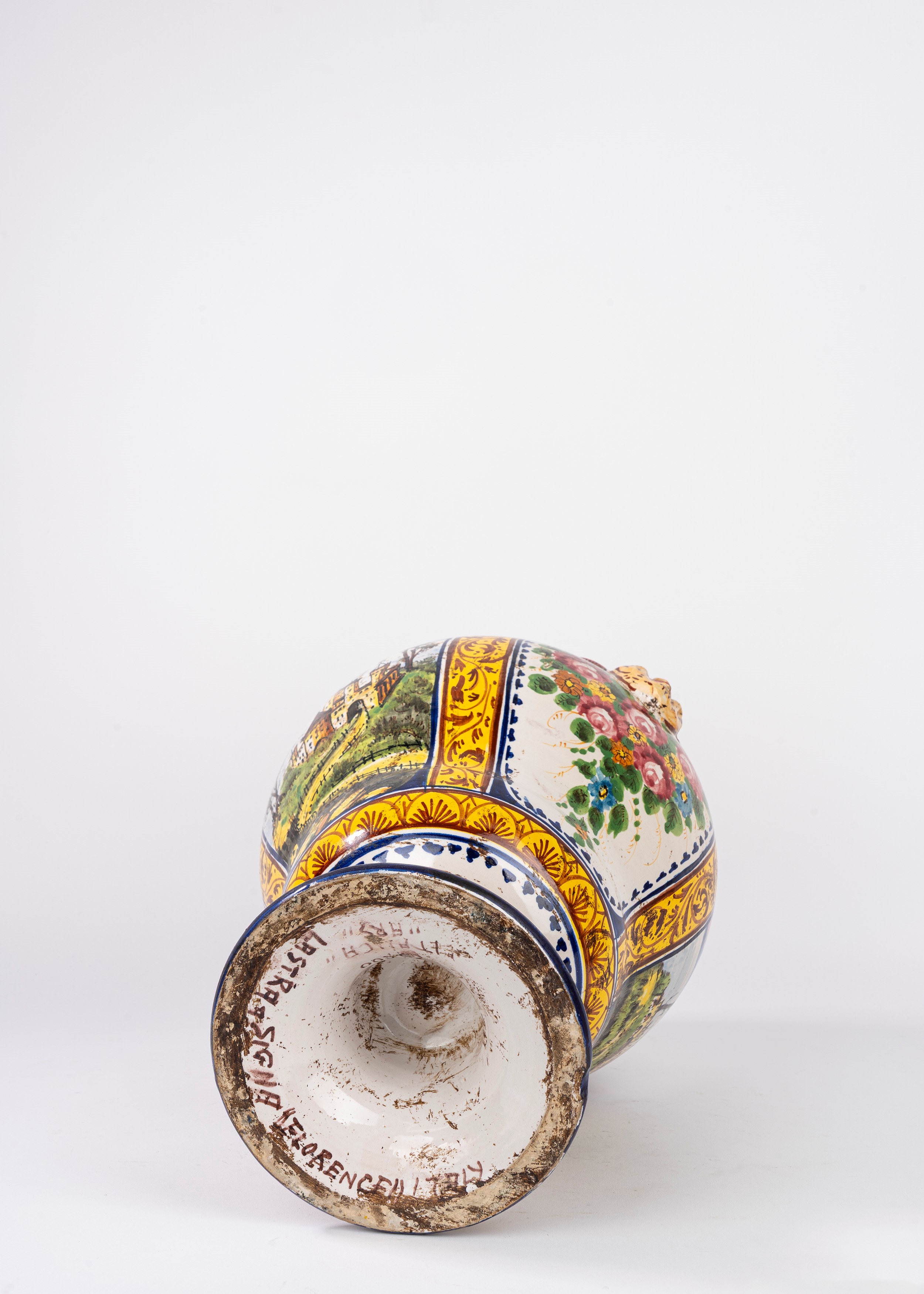 Vaso in maiolica policroma, manifattura di Lastra a Signa, secolo XX