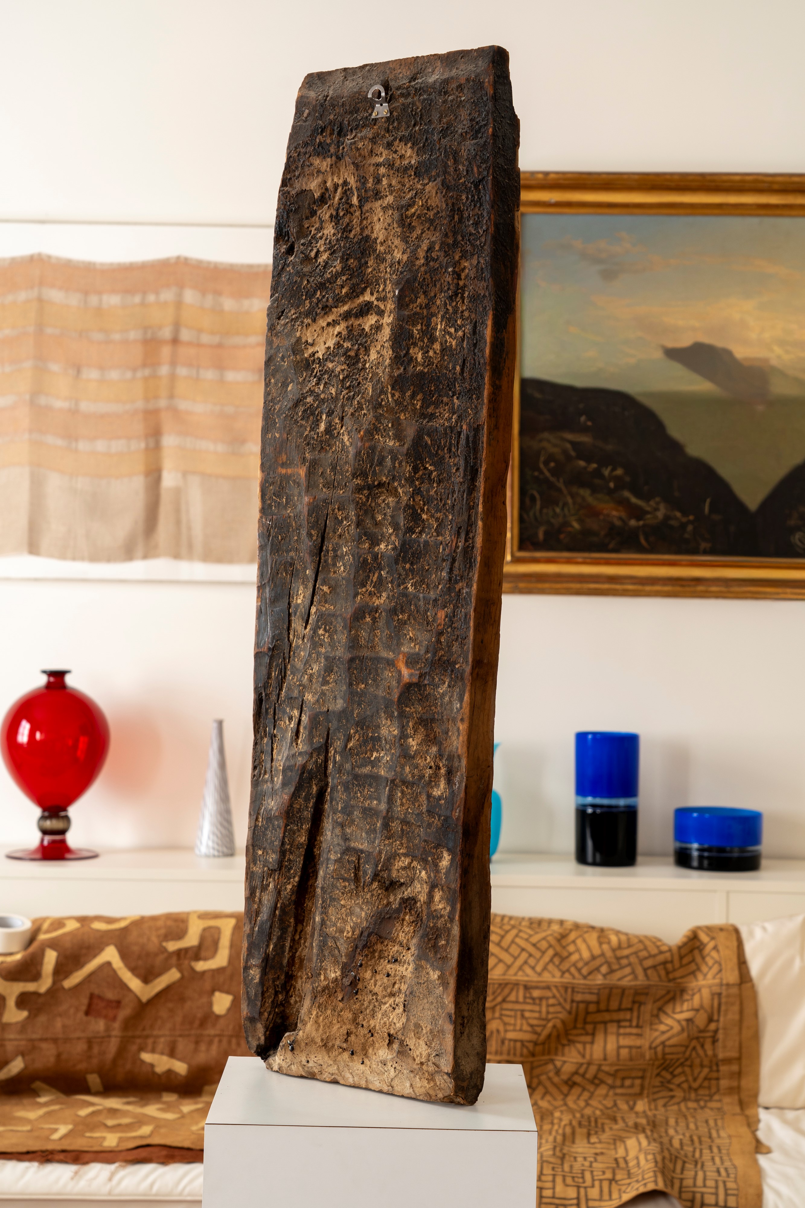 Pannello decorativo in legno massiccio con raffigurazioni zoomorfe