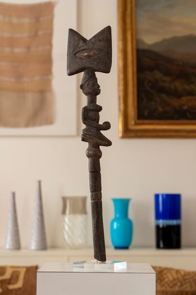 Bastone di comando Shango, legno, 64.5 x 3.5 x 14 cm