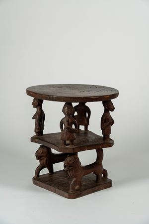 Seggiolino con figure e leoni