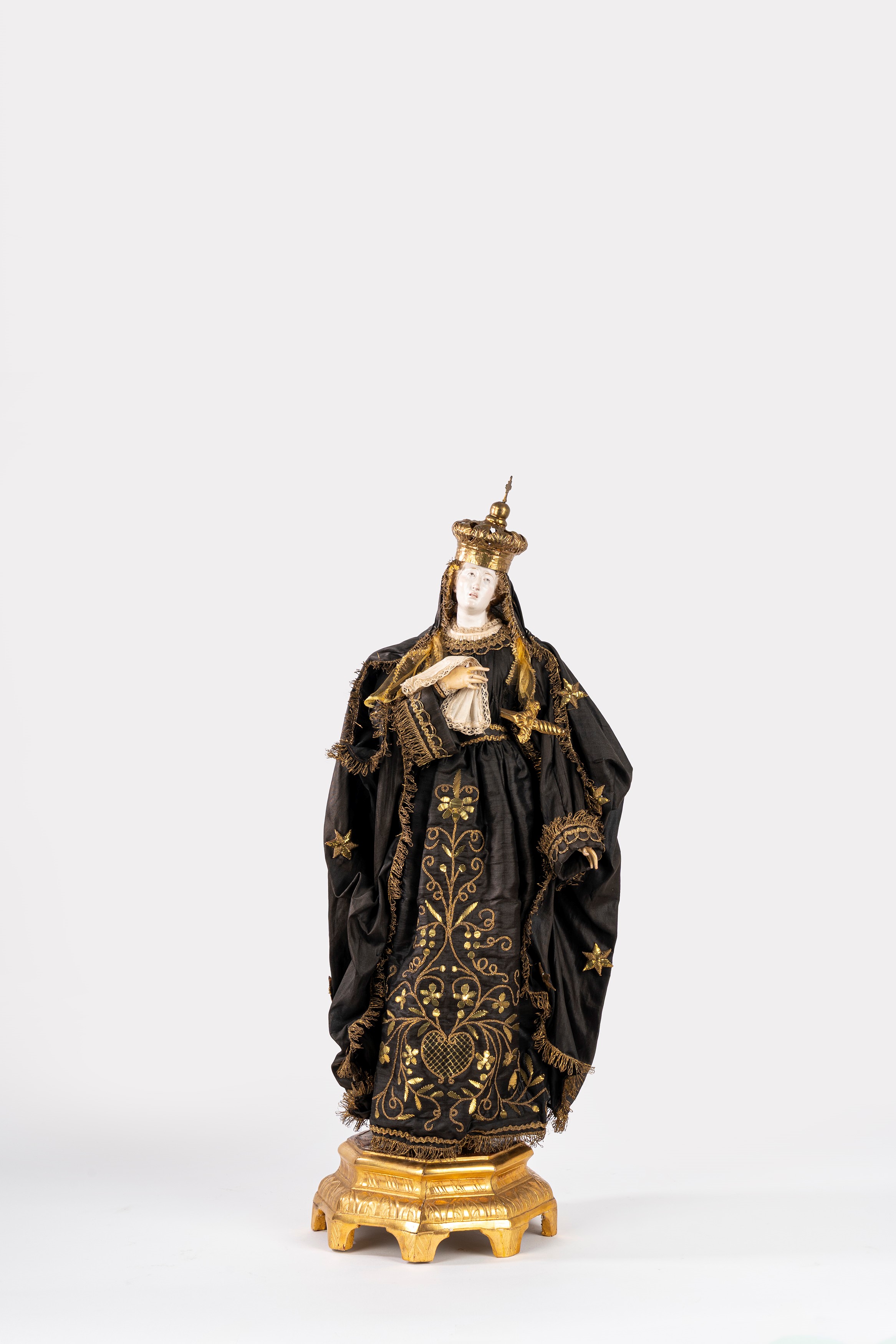 Mater dolorosa, scultura in terracotta e seta, secolo XVIII