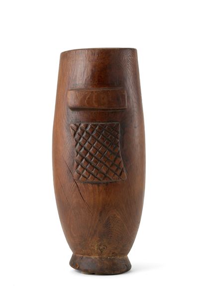 Contenitore in legno rosso, arte africana
