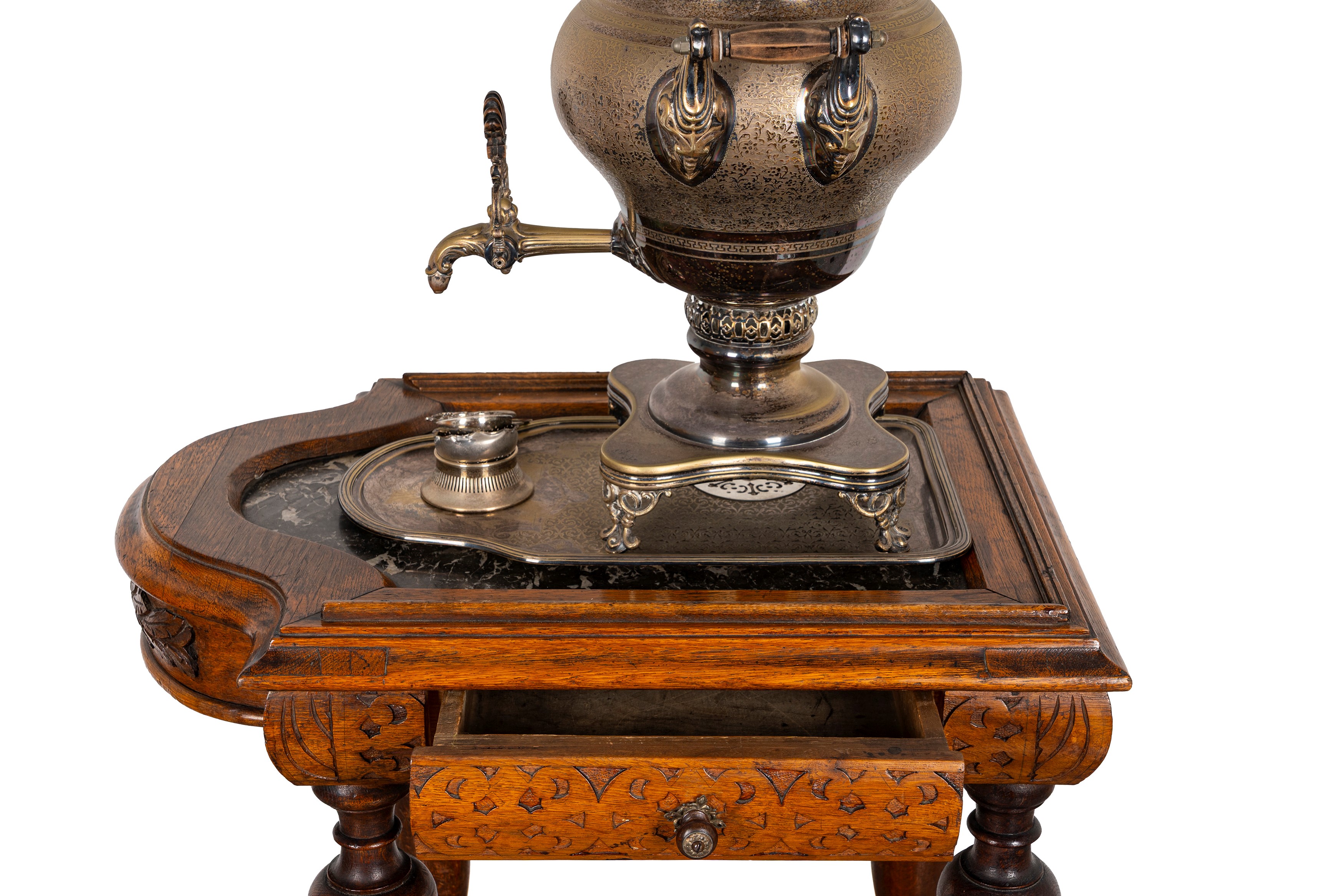 Grande samovar in metallo argentato e dorato, con tavolino, Varsavia fine secolo XIX - inizi seco...