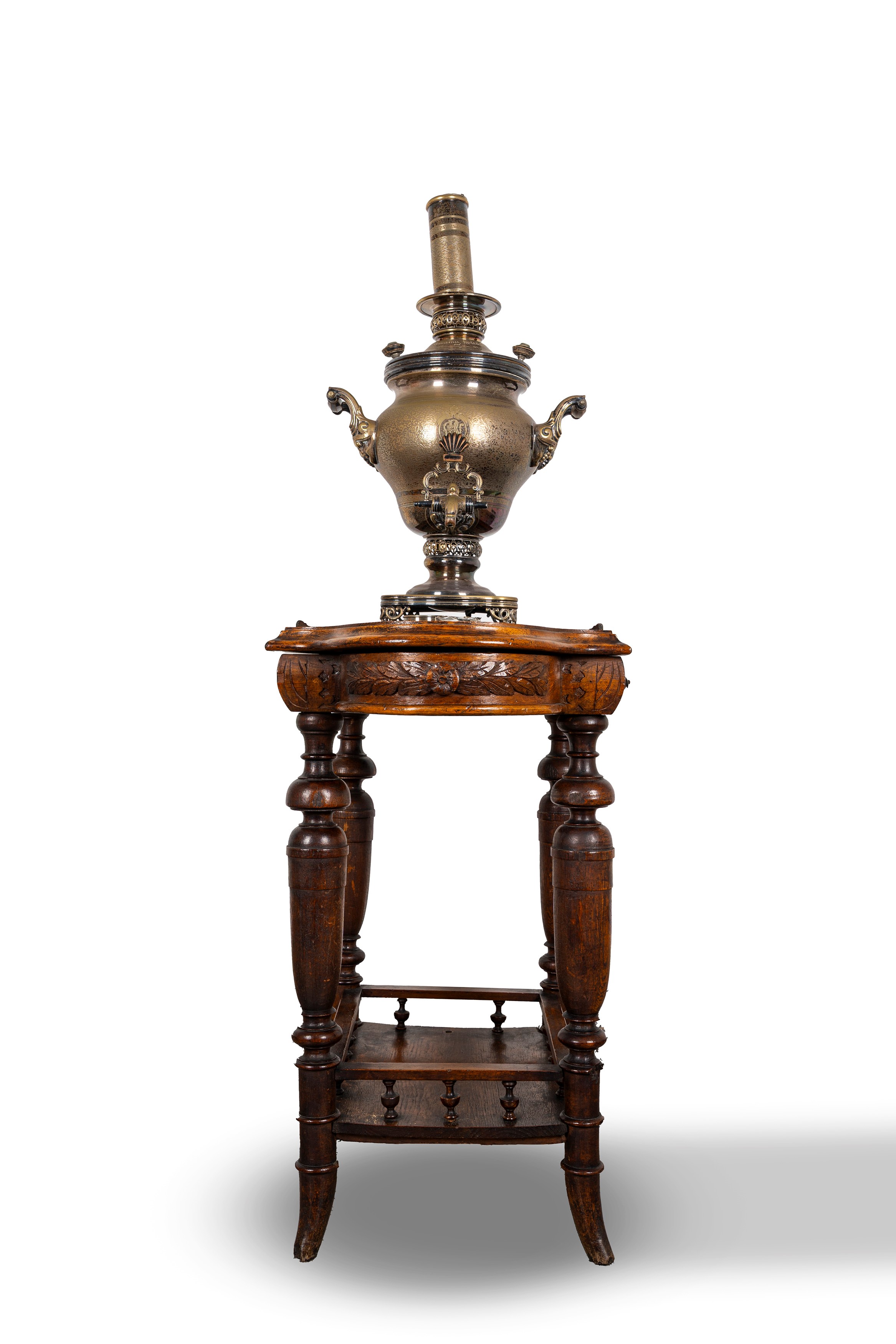 Grande samovar in metallo argentato e dorato, con tavolino, Varsavia fine secolo XIX - inizi seco...