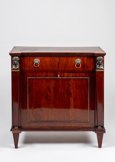 Elegante Credenza Lastronata in Mogano Ad un'anta ed un Cassetto. Francia, Secolo XIX
