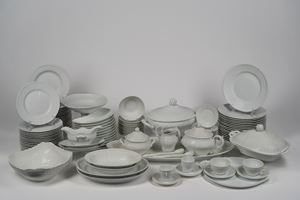 "Vecchio Ginori" dinner service in white porcelain with ribbed and faux wicker edge. Richard Ginori, 20th century