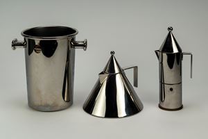 Alessi. Teiera, caffettiera e secchiello biansato porta ghiaccio in acciaio inox.