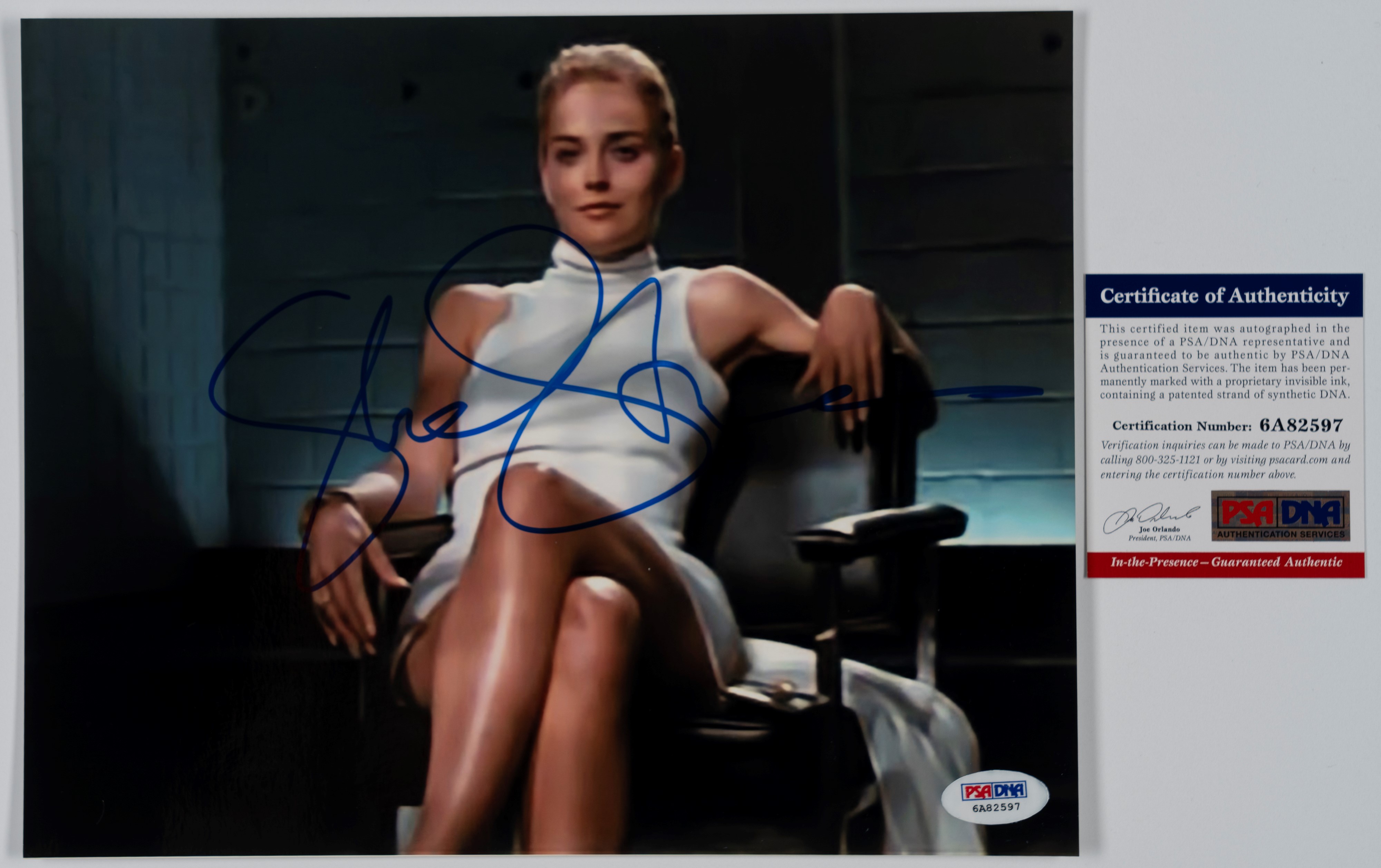 Sharon Stone - Foto autografata – Basic Instinct - 21,5x 20 cm (8”x10” inch) - Cert. PSA/DNA