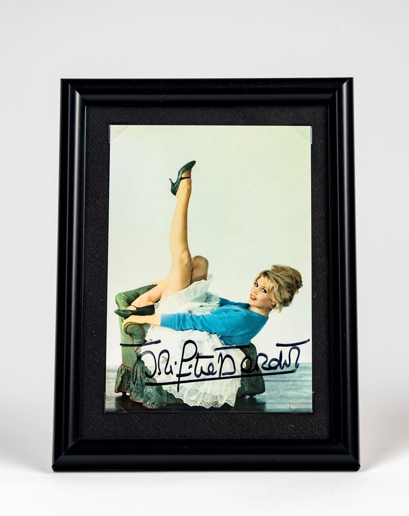 Brigitte Bardot - Cartolina autografata - 19x14 cm - In cornice