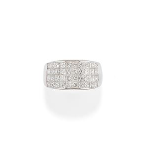 Anello con diamanti