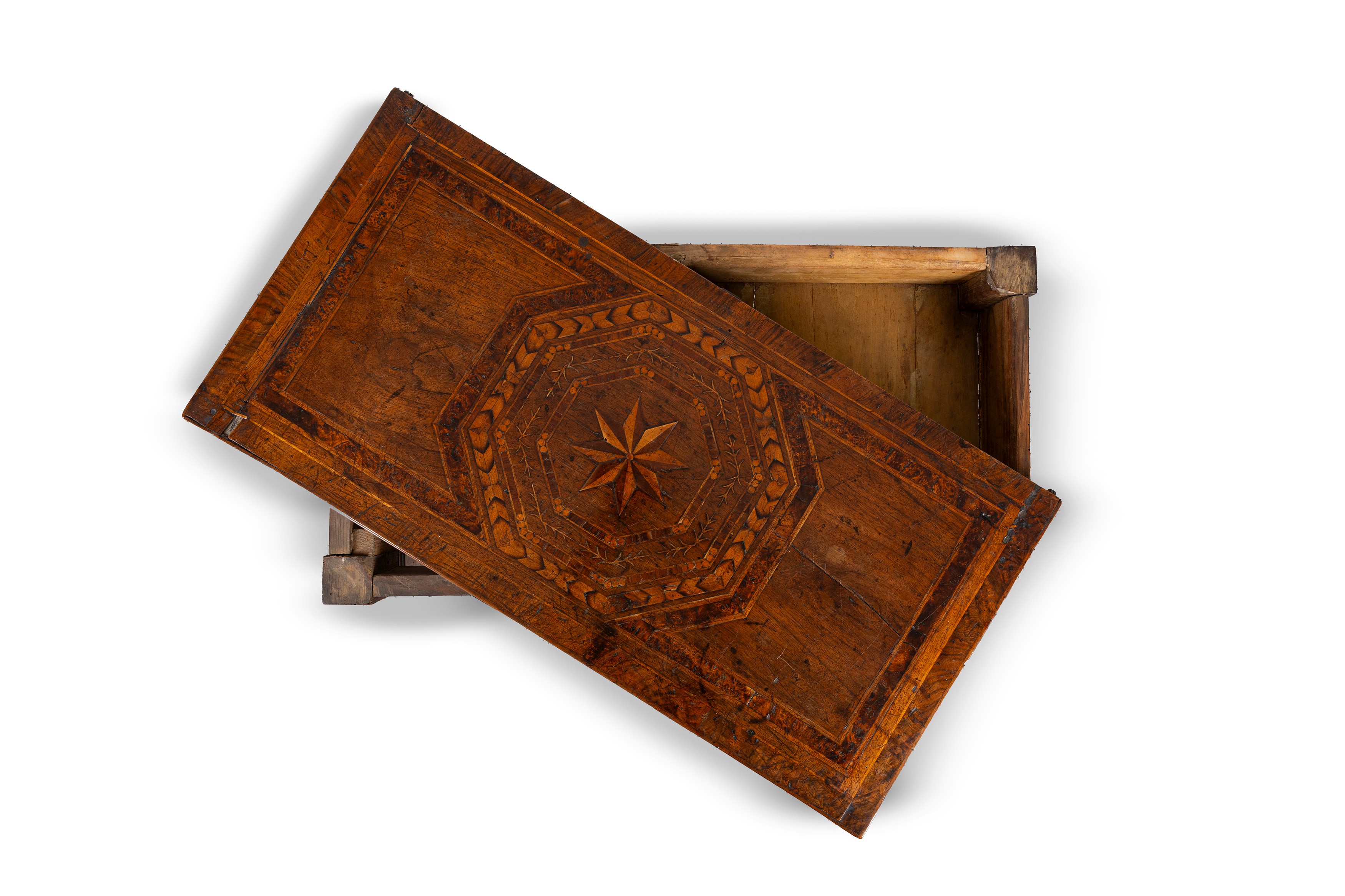 Tavolino da gioco in legno intarsiato Luigi XVI, secolo XVIII