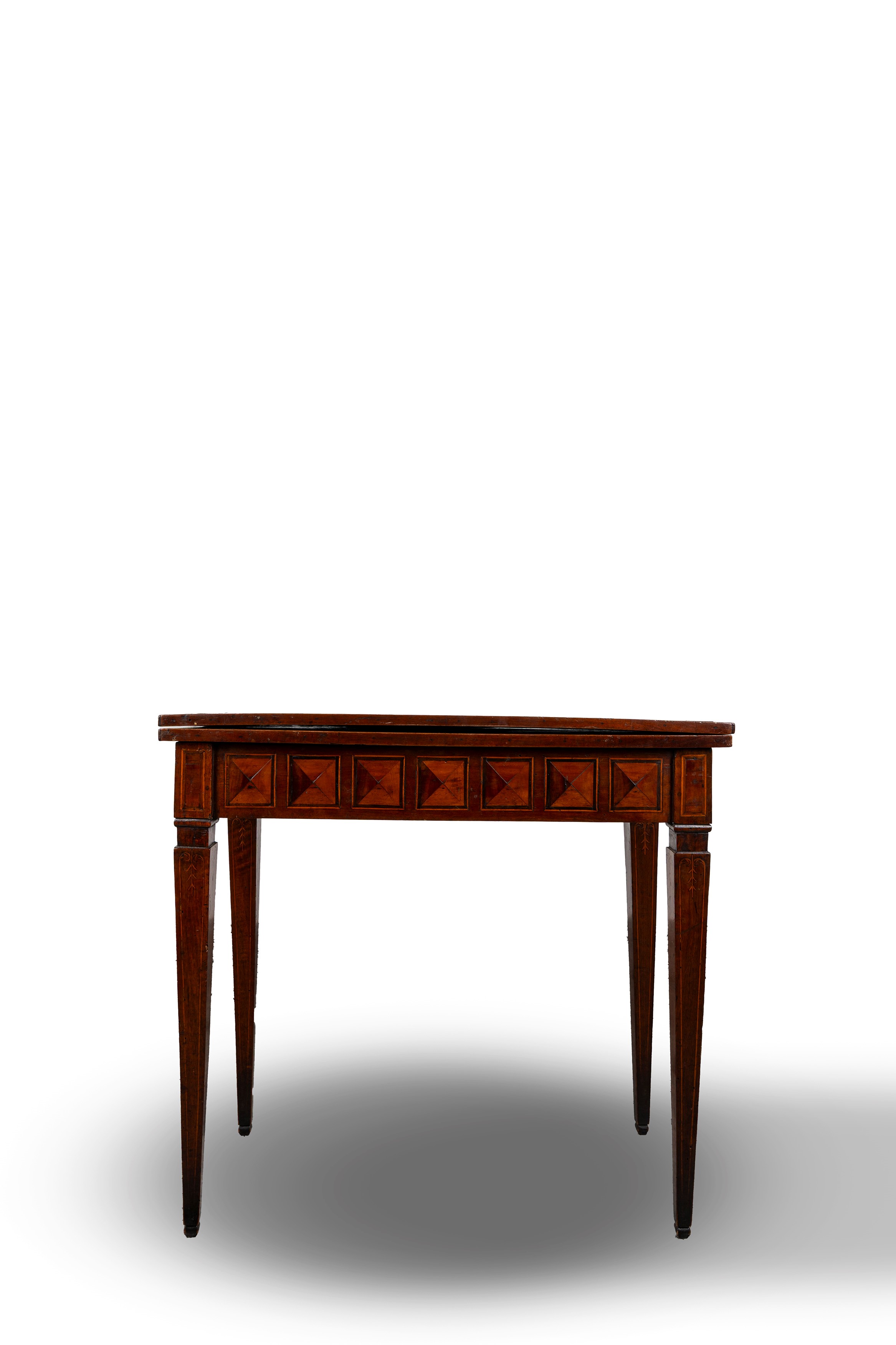 Tavolino da gioco in legno intarsiato Luigi XVI, secolo XVIII