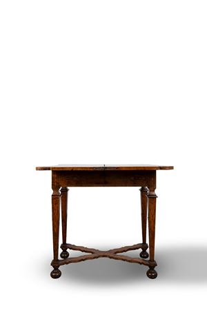 Tavolino apribile in legno intarsiato, secolo XIX