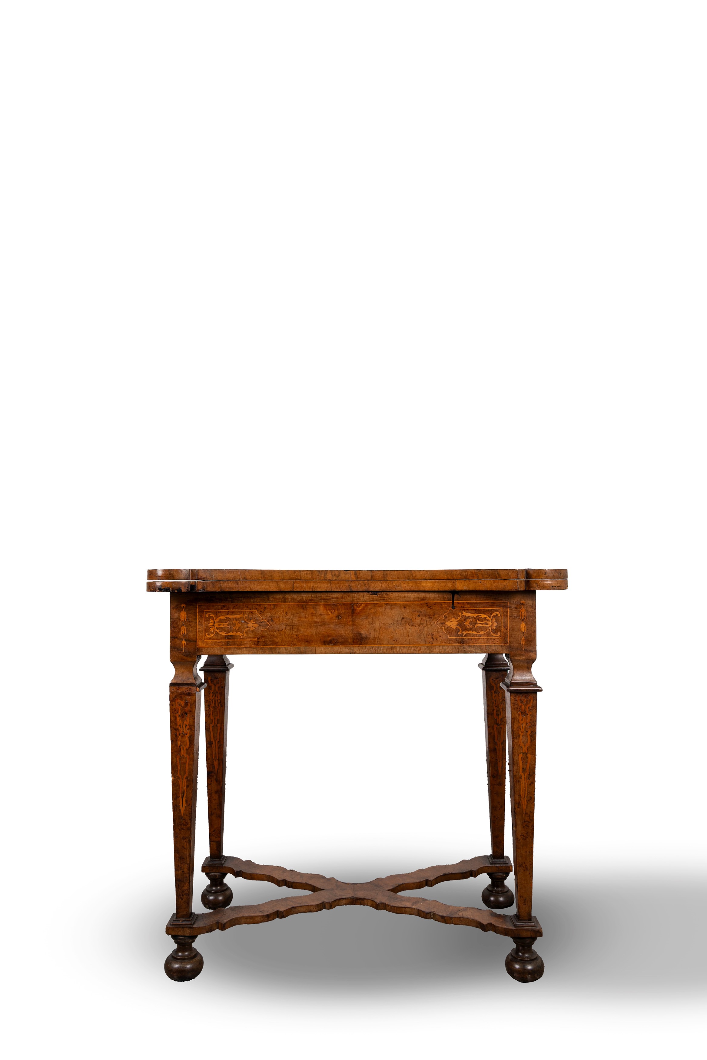 Tavolino apribile in legno intarsiato, XIX secolo