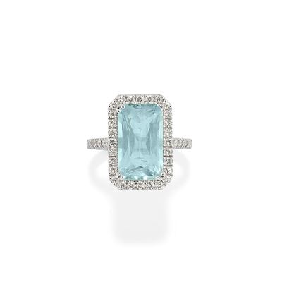 Anello in oro bianco 18k con acquamarina rettangolare e diamanti