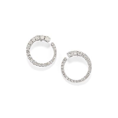Orecchini a cerchio con diamanti, oro bianco 18k