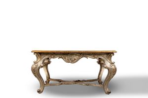 Tavolino da salotto in legno intagliato e dorato a mecca, secolo XIX