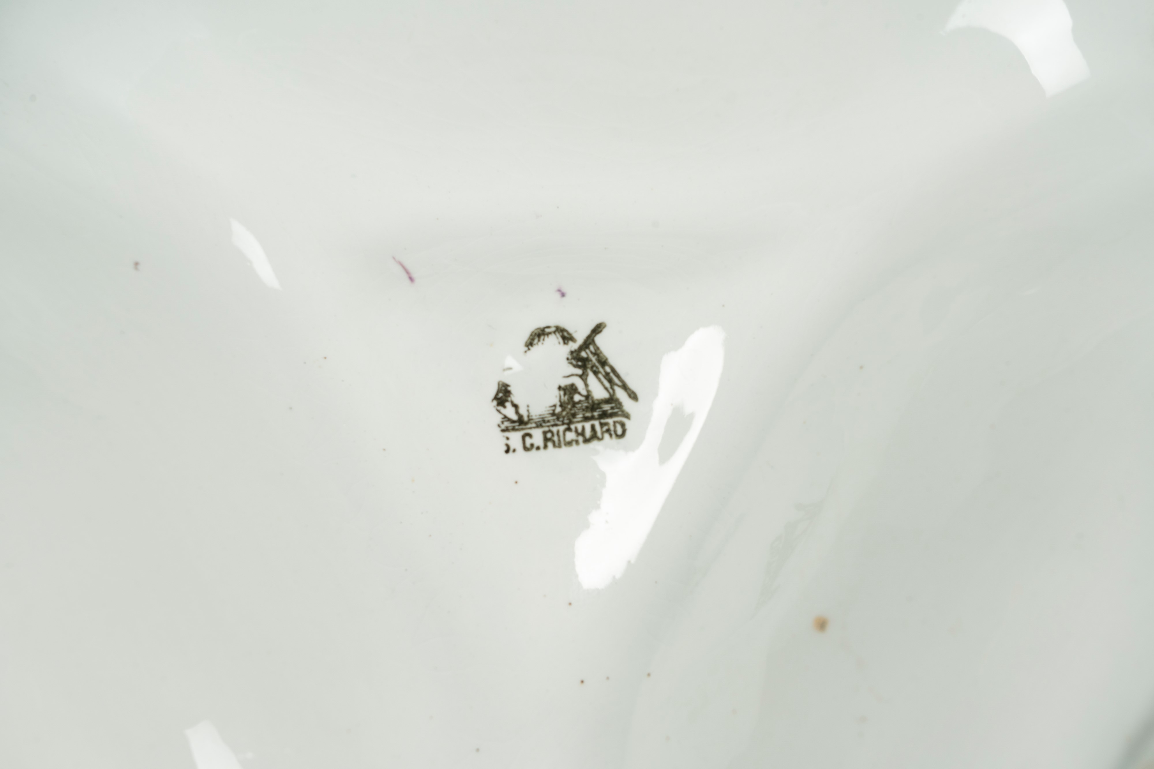 Antipastiera in porcellana policroma S.C Richard. Secolo XX.