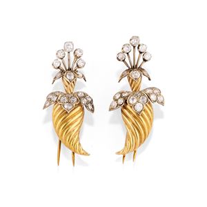 Due spille con diamanti