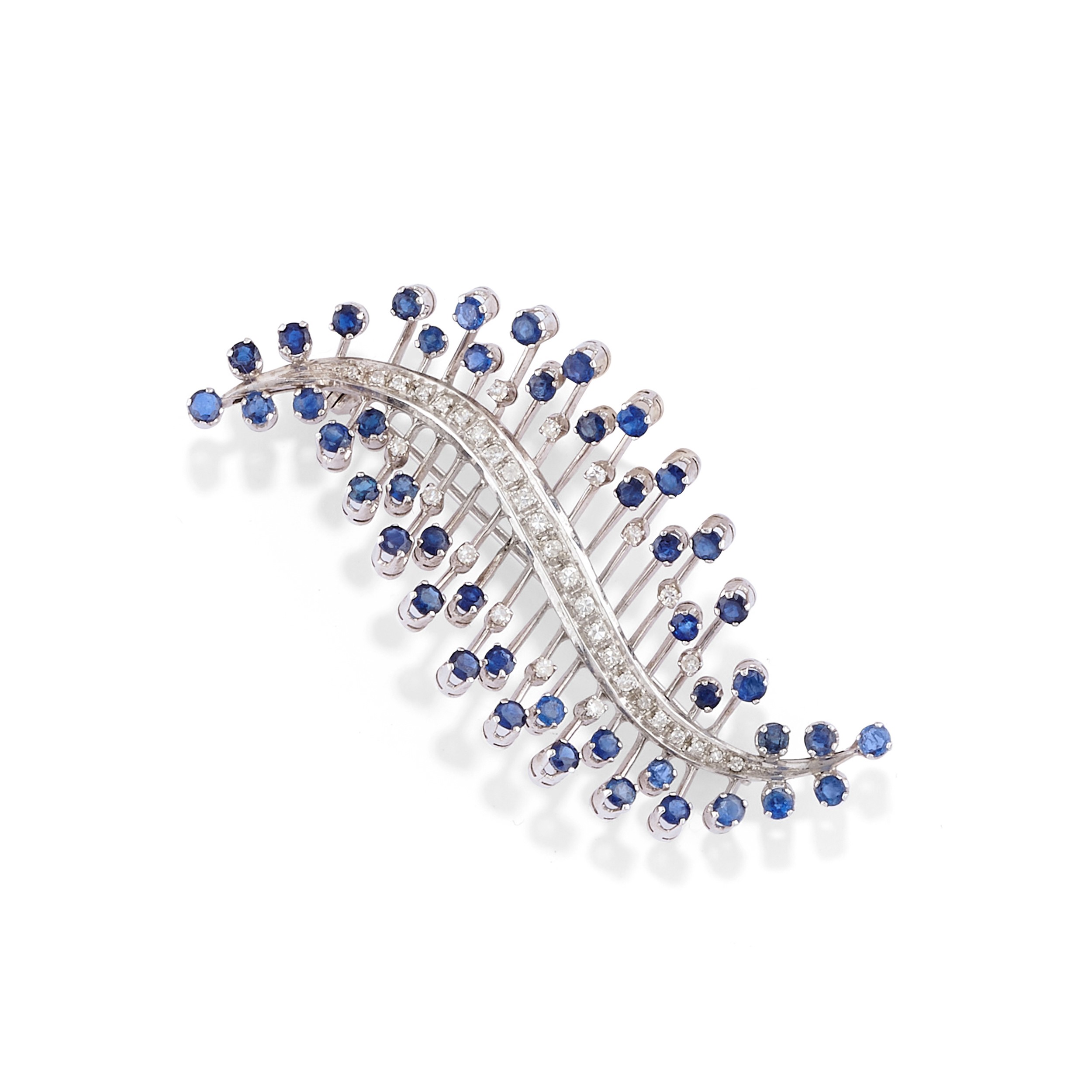 Tre spille in oro bianco 18k con diamanti e zaffiri