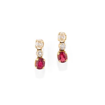 Orecchini in oro giallo 18k con rubini e diamanti