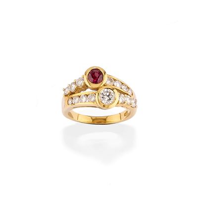 Anello in oro giallo 18k con rubino e diamanti