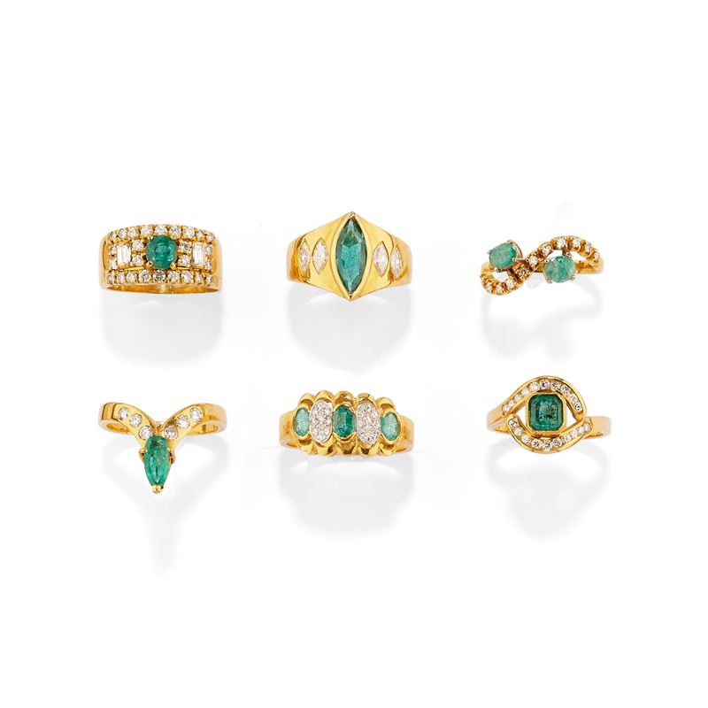 Sei anelli con smeraldi