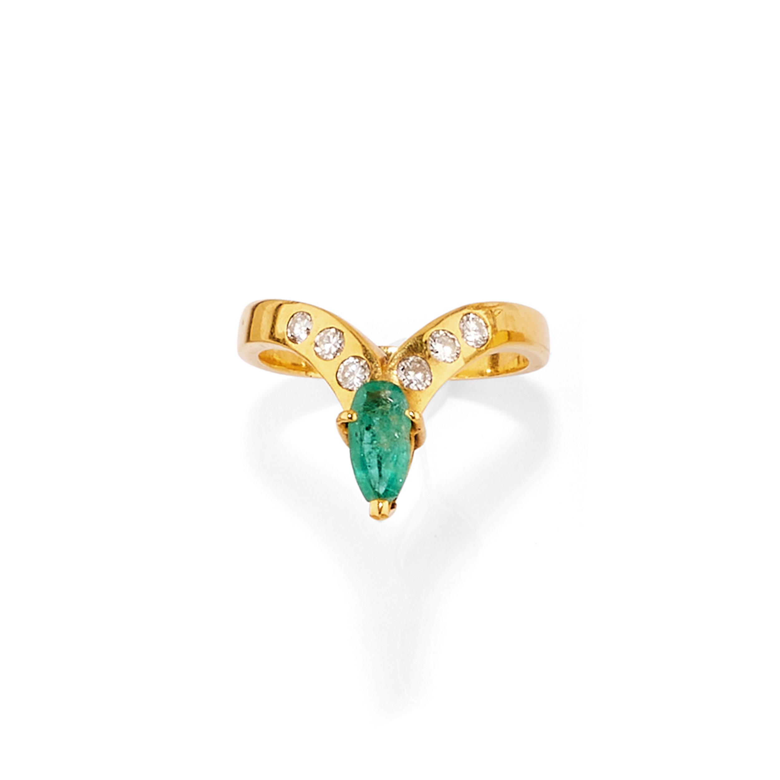 Sei anelli con smeraldi