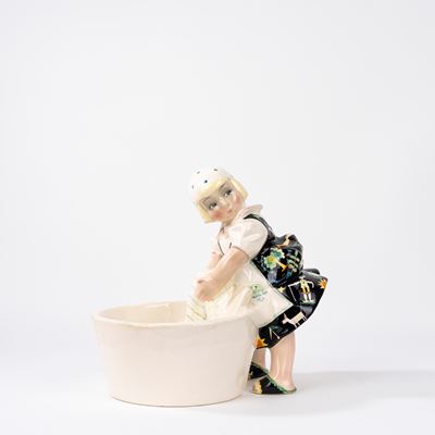 Sandro Vacchetti, La Bella Lavanderina, scultura in ceramica policromata