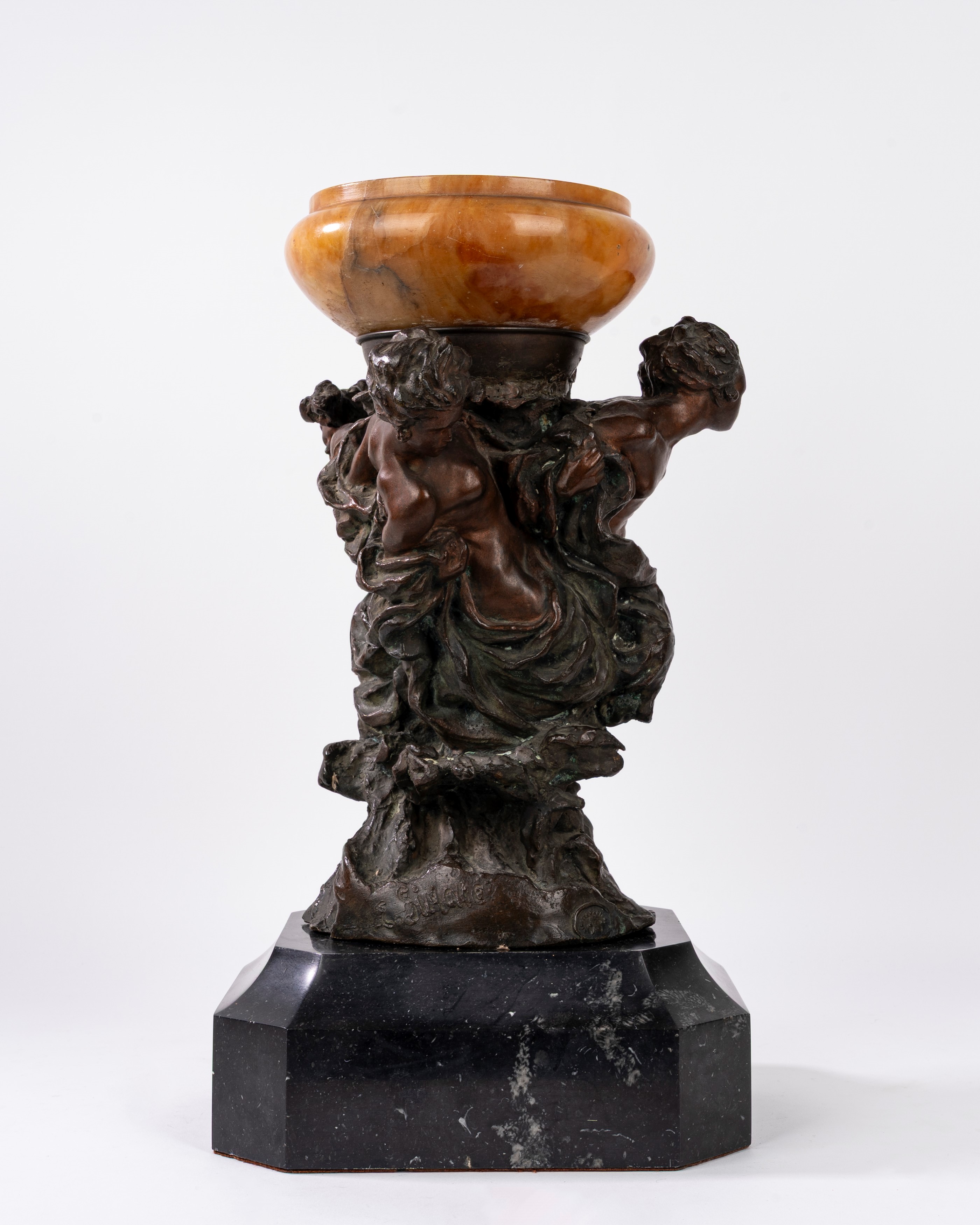 Edgardo Simone - Le tre Grazie, scultura in bronzo su base in marmo con ciotola in alabastro