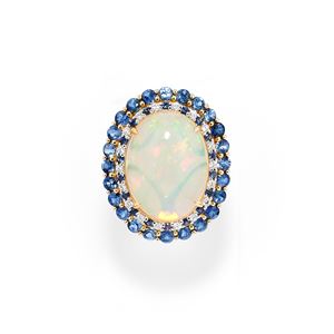 Ring with noble opal