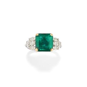 Anello con smeraldo e diamanti