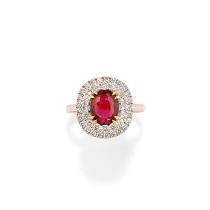 Anello con rubino e diamanti