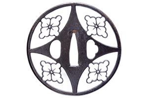 Fine tsuba in stile Kyo-Sukashi