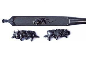 Kogai con un paio di menuki