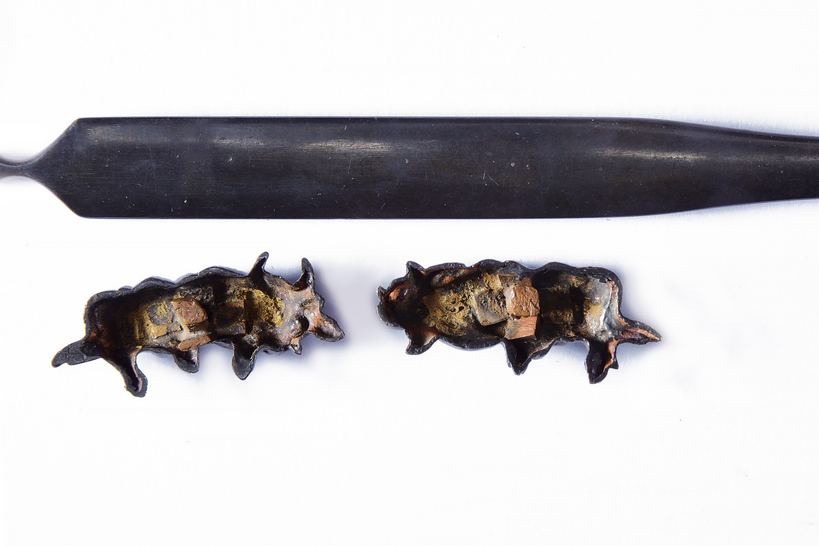 Kogai con un paio di menuki