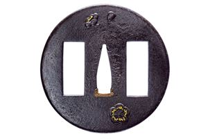 Bella tsuba firmata Umetada Shichizaemon Tachibana Shigeyoshi saku