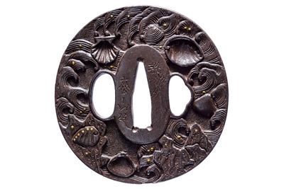 Yoshū Matsuyama, Tsuba firmata con onde e conchiglie, Periodo Edo