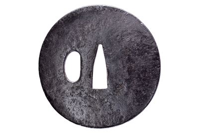 Toda Hikozaemon, Tsuba in ferro maru-gata, Periodo Edo