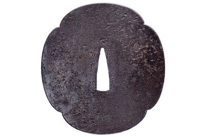 Fujiwara Tomonaga, Tsuba firmata in ferro, mokko-gata, Periodo Edo